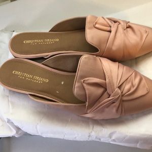 Women’s flat mules